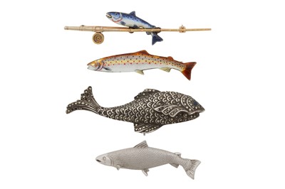 Lot 177 - A FISH BAR BROOCH COLLECTION