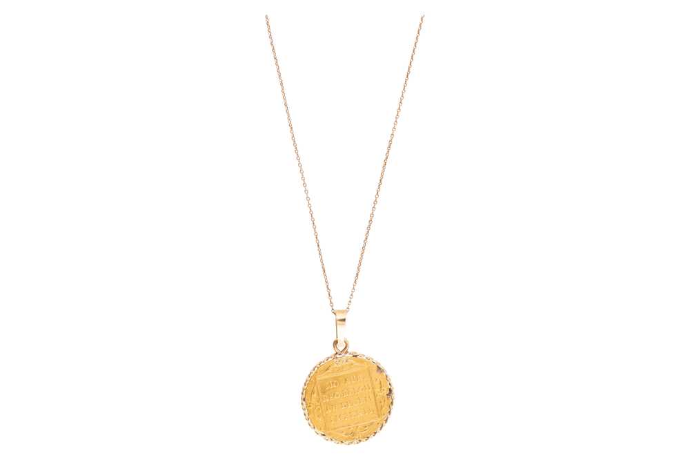 Lot 58 - A DUTCH DUCAT COIN PENDANT NECKLACE