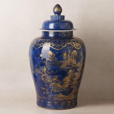 Lot 41 - A very large Chinese powder-blue gilt-decorated jar and cover, Qing dynasty, Kangxi period