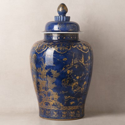 Lot 41 - A very large Chinese powder-blue gilt-decorated jar and cover, Qing dynasty, Kangxi period