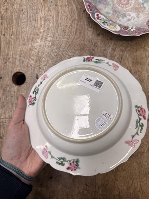 Lot 51 - A pair of fine Chinese export foliate dishes, Qing dynasty, Yongzheng period, circa 1730