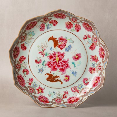 Lot 204 - A large Chinese export famille-rose lotus-shaped dish, Qing dynasty, Qianlong period