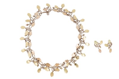 Lot 279 - Brett Payne | An oak leaf necklace and earrings suite, circa 1994