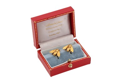 Lot 6 - A PAIR OF BEE EARRINGS