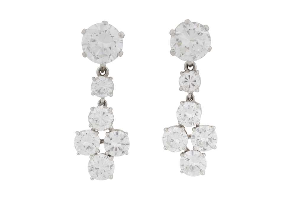 Lot 35 - A pair of diamond pendent earrings
