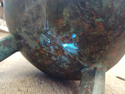 Lot 26 - A CHINESE ARCHAIC BRONZE RITUAL FOOD VESSEL, DING