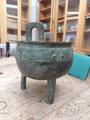 Lot 26 - A CHINESE ARCHAIC BRONZE RITUAL FOOD VESSEL, DING