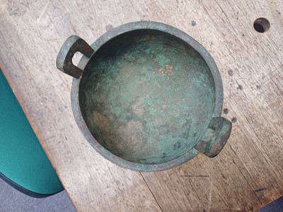 Lot 26 - A CHINESE ARCHAIC BRONZE RITUAL FOOD VESSEL, DING