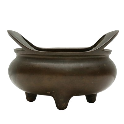 Lot 528 - A Chinese bronze tripod censer, Qing dynasty, 19th century