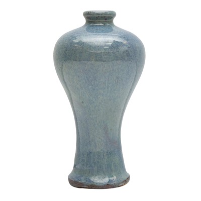 Lot 279 - A small Chinese flambé-glazed vase, Qing dynasty