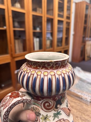 Lot 81 - A Japanese Imari coffee urn, Edo period