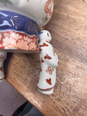 Lot 81 - A Japanese Imari coffee urn, Edo period