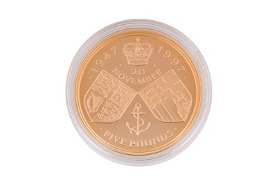 Lot 17 - ELIZABETH II - FIVE POUNDS 'GOLDEN WEDDING ANNIVERSARY'