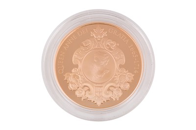 Lot 22 - ELIZABETH II - FIVE POUNDS 'QUEEN ANNE'