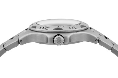 Lot 433 - Mid-Sized Tag Heuer Chronometer Bracelet Watch