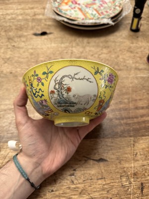Lot 507 - A Chinese famille-rose yellow-ground sgraffiato 'medallion' bowl, 19th - 20th century