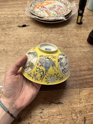 Lot 507 - A Chinese famille-rose yellow-ground sgraffiato 'medallion' bowl, 19th - 20th century