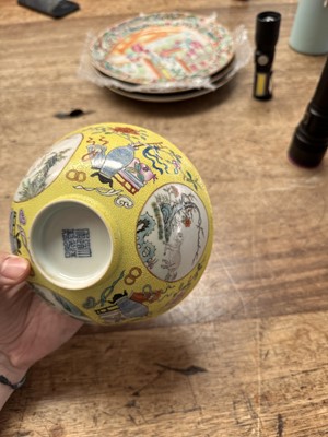 Lot 507 - A Chinese famille-rose yellow-ground sgraffiato 'medallion' bowl, 19th - 20th century