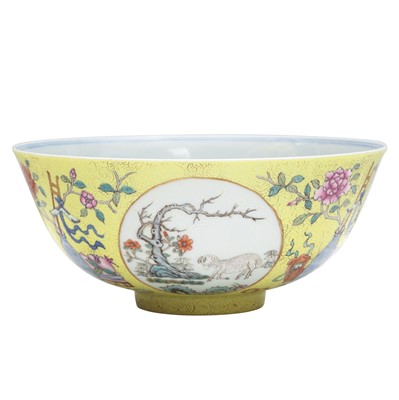 Lot 507 - A Chinese famille-rose yellow-ground sgraffiato 'medallion' bowl, 19th - 20th century