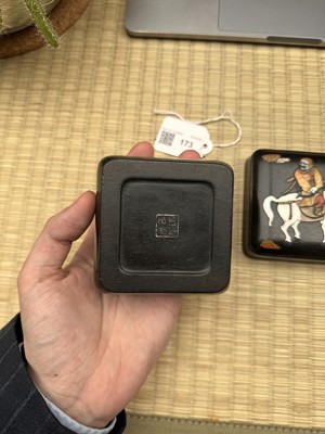 Lot 173 - A FINE CHINESE INLAID ZITAN 'HUREN' BOX AND COVER