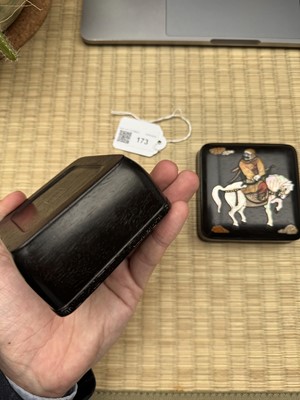 Lot 173 - A FINE CHINESE INLAID ZITAN 'HUREN' BOX AND COVER