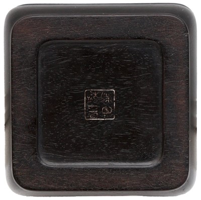 Lot 173 - A FINE CHINESE INLAID ZITAN 'HUREN' BOX AND COVER