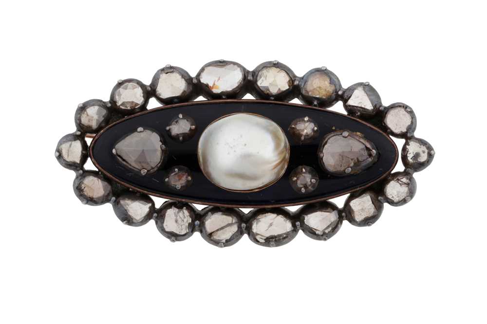 Lot 2 - A cultured pearl, diamond and onyx brooch