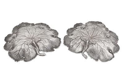 Lot 31 - A PAIR OF GEORGE IV STERLING SILVER DISHES, SHEFFIELD 1828 BY ROBERT GAINSFORD