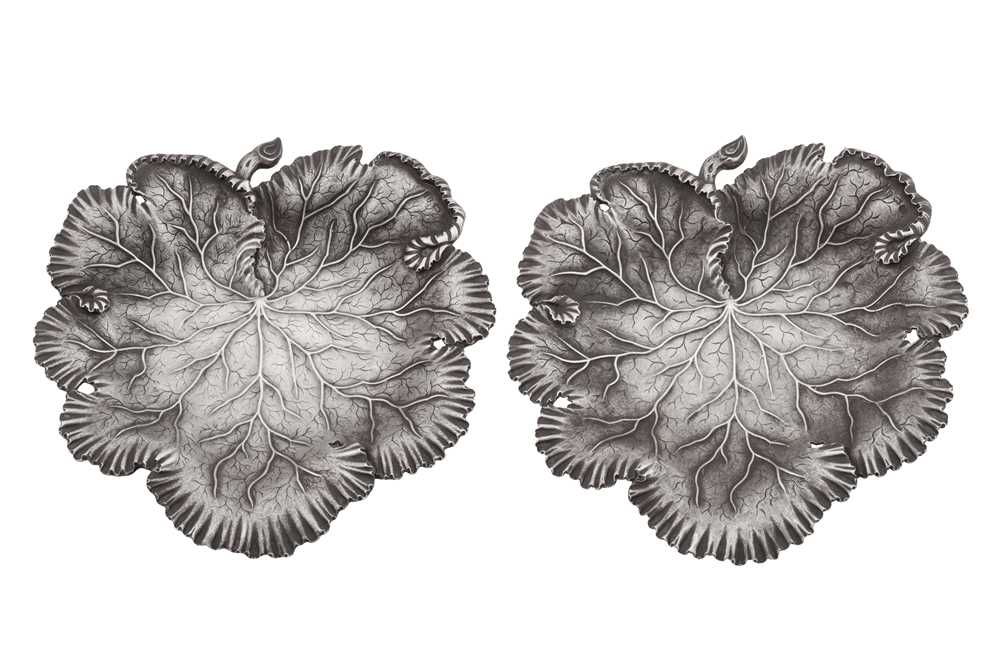 Lot 31 - A PAIR OF GEORGE IV STERLING SILVER DISHES, SHEFFIELD 1828 BY ROBERT GAINSFORD