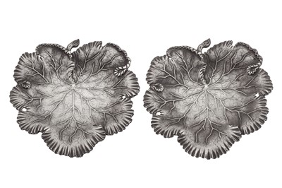 Lot 31 - A PAIR OF GEORGE IV STERLING SILVER DISHES, SHEFFIELD 1828 BY ROBERT GAINSFORD