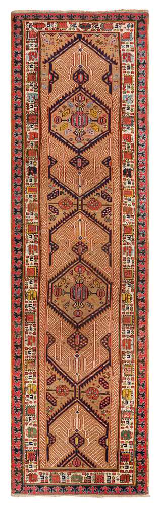Lot 86 - AN ANTIQUE SERAPI RUNNER, NORTH-WEST PERSIA
