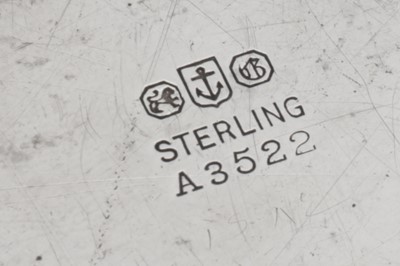 Lot 317 - An early 20th century American sterling silver sauceboat on stand, Rhode Island circa 1920 by Gorham