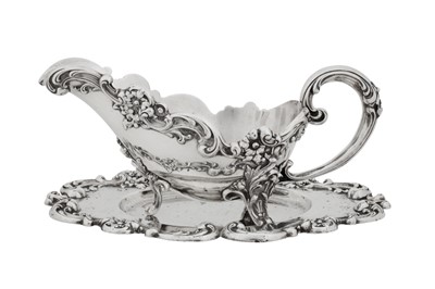 Lot 317 - An early 20th century American sterling silver sauceboat on stand, Rhode Island circa 1920 by Gorham