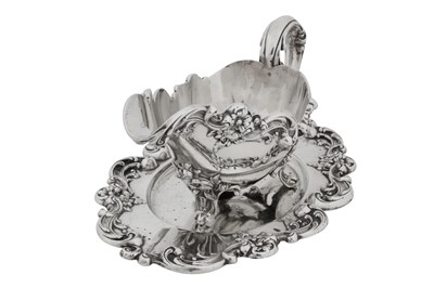 Lot 317 - An early 20th century American sterling silver sauceboat on stand, Rhode Island circa 1920 by Gorham