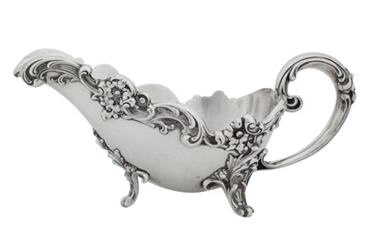 Lot 317 - An early 20th century American sterling silver sauceboat on stand, Rhode Island circa 1920 by Gorham
