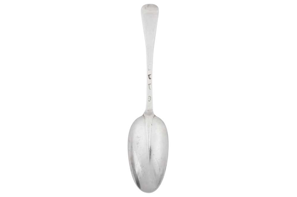 Lot 452 - A George I sterling silver tablespoon, London 1724 by Jeremiah King (reg. 11th Sep 1723)