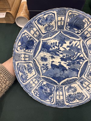 Lot 272 - A LARGE CHINESE BLUE AND WHITE 'KRAAK' 'DUCKS IN A LOTUS POND' DISH