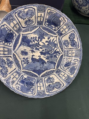 Lot 272 - A LARGE CHINESE BLUE AND WHITE 'KRAAK' 'DUCKS IN A LOTUS POND' DISH