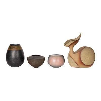 Lot 254 - Studio Pottery