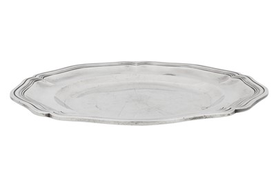 Lot 307 - An early 20th century French 950 standard silver second course dish, Paris circa 1910 by Tétard Frères