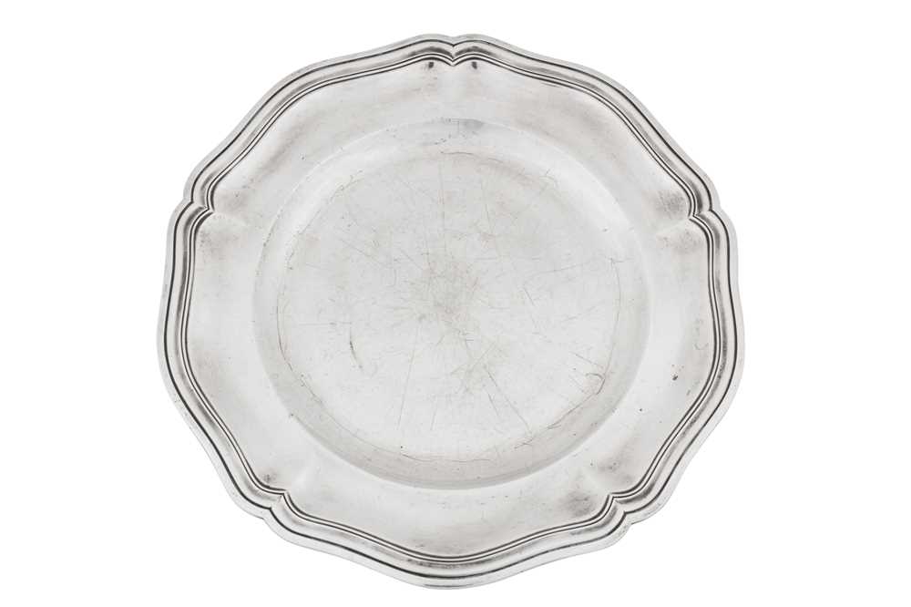 Lot 307 - An early 20th century French 950 standard silver second course dish, Paris circa 1910 by Tétard Frères