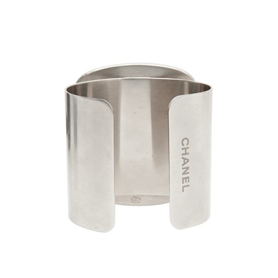 Lot 54 - Chanel Purple Agate Cuff Bracelet