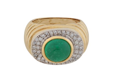 Lot 100 - An emerald and diamond ring