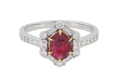Lot 138 - A ruby and diamond ring