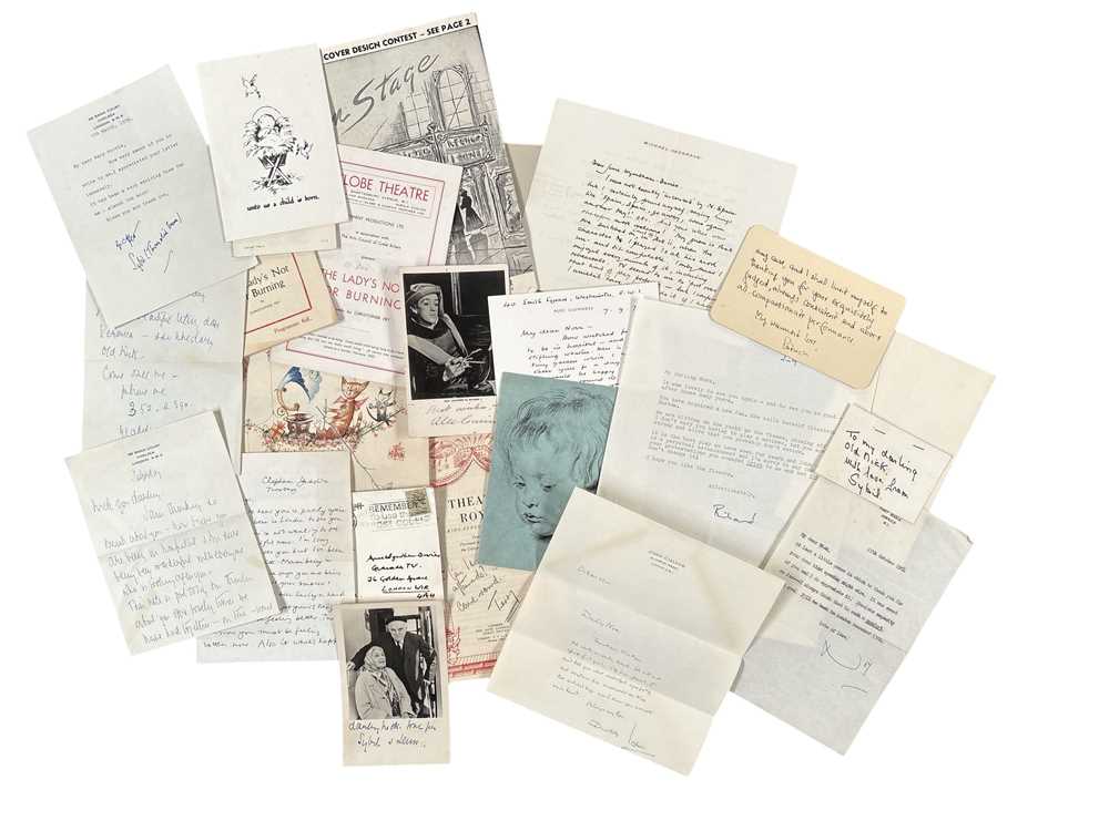 Lot 71 - Autograph Collection.- Incl. Alec Guinness, John Gielgud