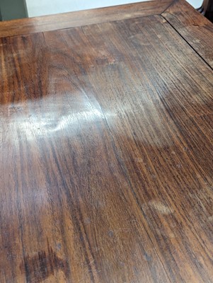Lot 371 - Chinese Hong hardwood 'Kang' table 十九或二十世紀 紅木炕桌