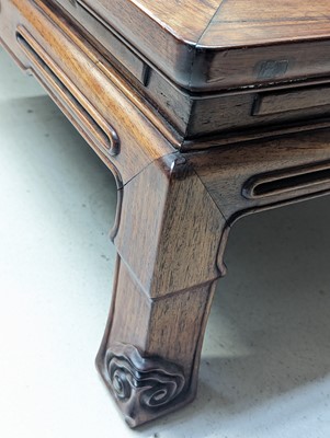 Lot 371 - Chinese Hong hardwood 'Kang' table 十九或二十世紀 紅木炕桌