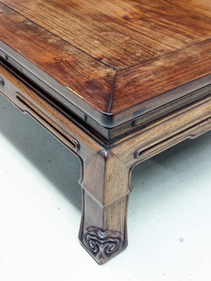 Lot 371 - Chinese Hong hardwood 'Kang' table 十九或二十世紀 紅木炕桌
