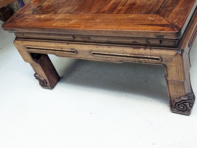Lot 371 - Chinese Hong hardwood 'Kang' table 十九或二十世紀 紅木炕桌