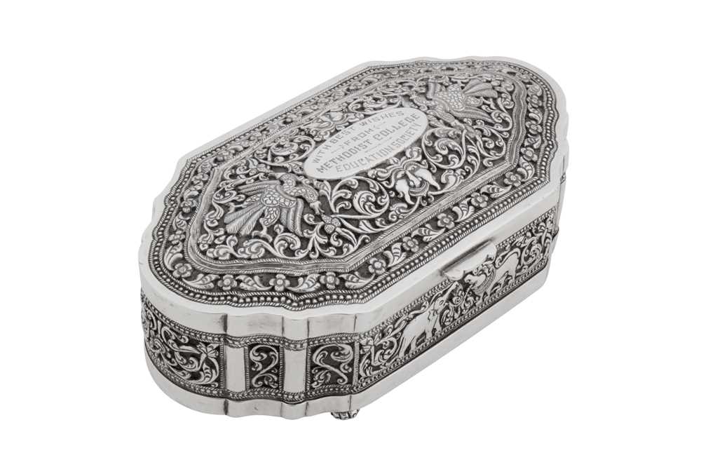 Lot 189 - A mid-20th century Ceylonese (Sri Lankan) silver lime box, Kandy circa 1950